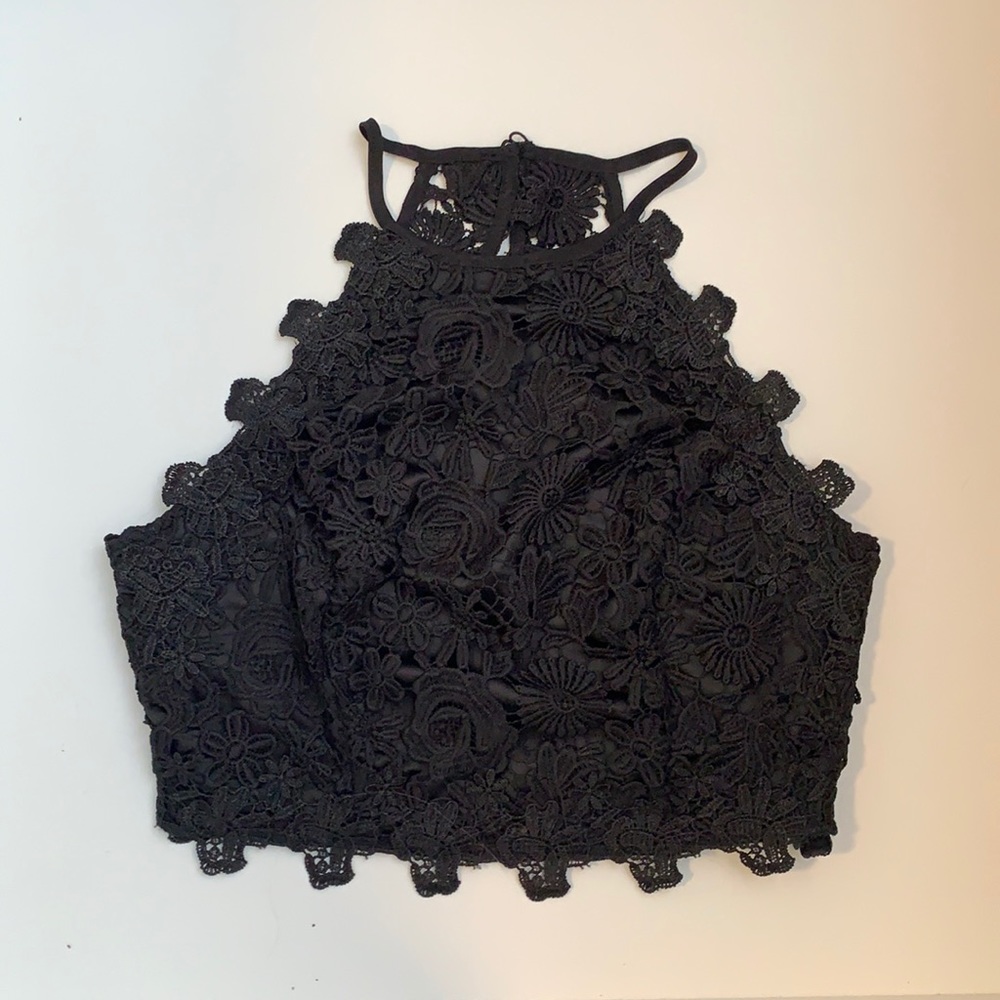 💋 Guess Lace Crop Top ✨